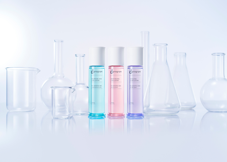 【全新形象．全新升級】d program 3大皇牌柔膚水及乳液 注入醫學級酵母益生元精華PRO   為肌膚披上「抗敏斗篷」 即時紓敏¹  3天降紅²  4星期改善敏感循環³