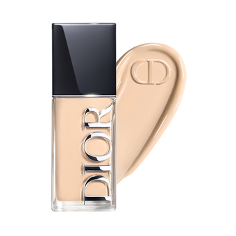 Dior恆久貼肌亮澤粉底液