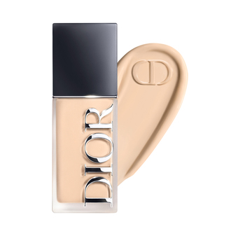 Dior恆久貼肌柔霧粉底液